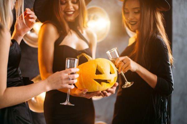 The Ultimate Guide for an Irresistible Halloween Party Invitation